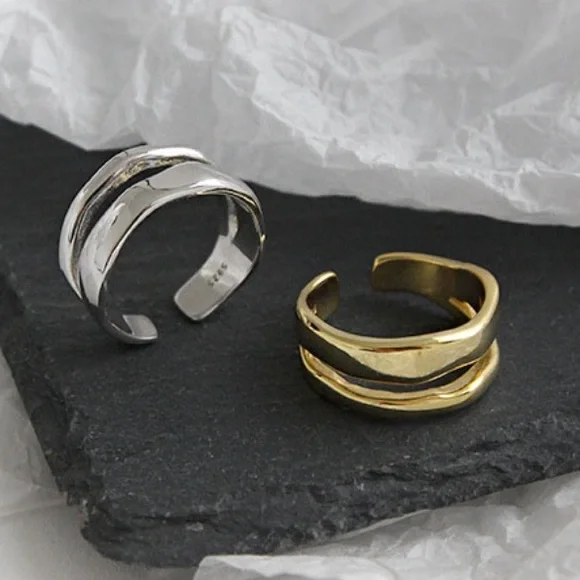 NEW TWIST 925 STERLING SILVER ADJUSTABLE RING, CUTE RING, SHINY RING. - Picture 3 of 5